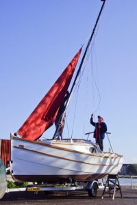 Raising The Mast DSC04784
