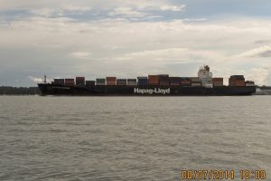 [27] 1800 Lightly Loaded Container Ship