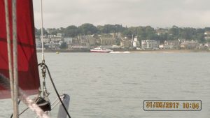 [21] Red Jet Into Cowes