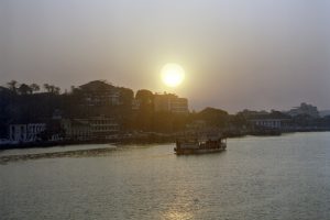 Sunset Cruise (Goa 2002 E01)