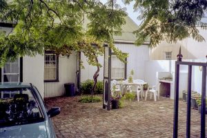 [08] Ons Kontrei Guest House In Uitenhage (SAfrica 1998 3 05)